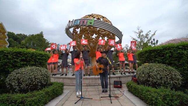 六兵(bīng)團：666跑團——真人(rén)隔空(kōng)合唱(chàng)《奔跑》